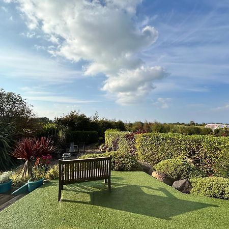 Golf & Family Chill Cottage, Hot-Tub, Beach 10 Min Coleraine Exterior photo